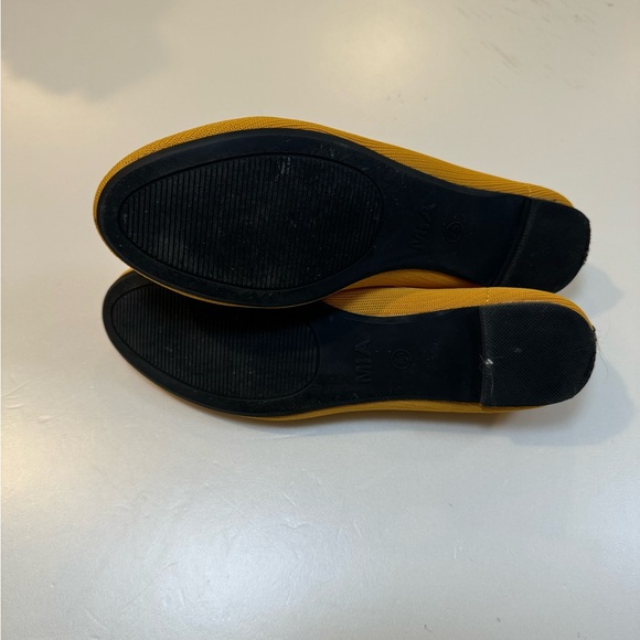 Mia Aubrey knit fabric yellow flats sz 7.5M - Picture 4 of 5
